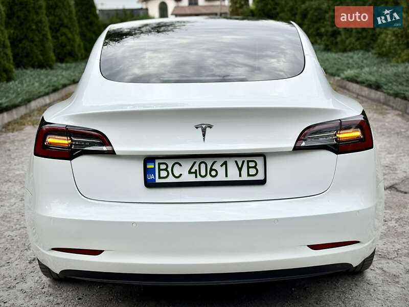 Седан Tesla Model 3 2021 в Днепре