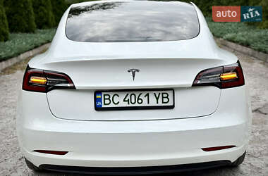Седан Tesla Model 3 2021 в 