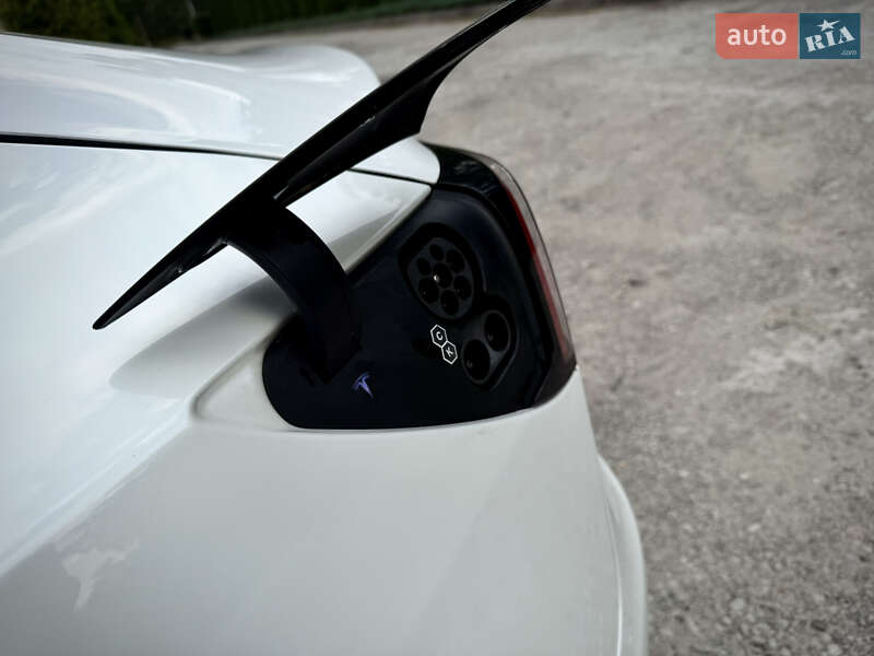 Седан Tesla Model 3 2021 в Днепре