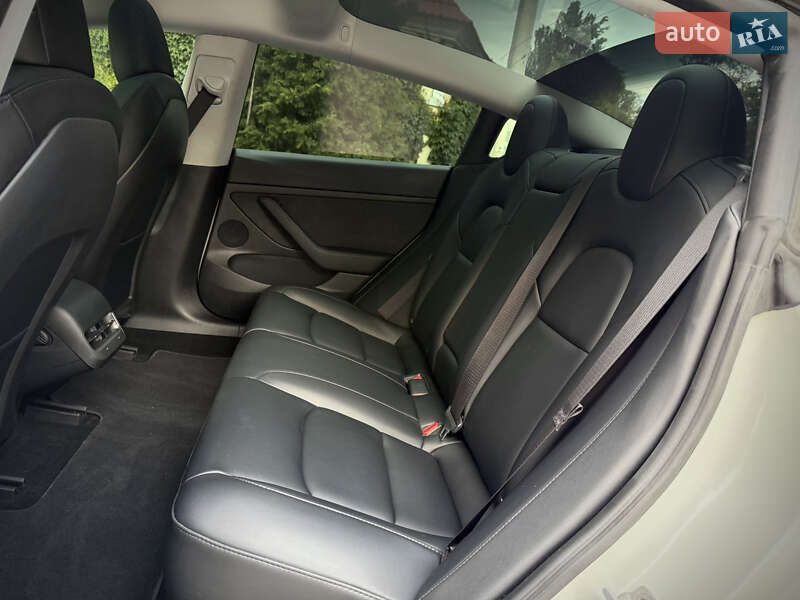 Седан Tesla Model 3 2021 в Днепре