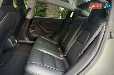 Седан Tesla Model 3 2021 в 