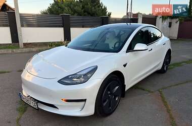 Седан Tesla Model 3 2022 в 