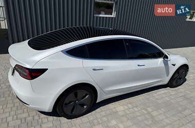 Седан Tesla Model 3 2020 в 