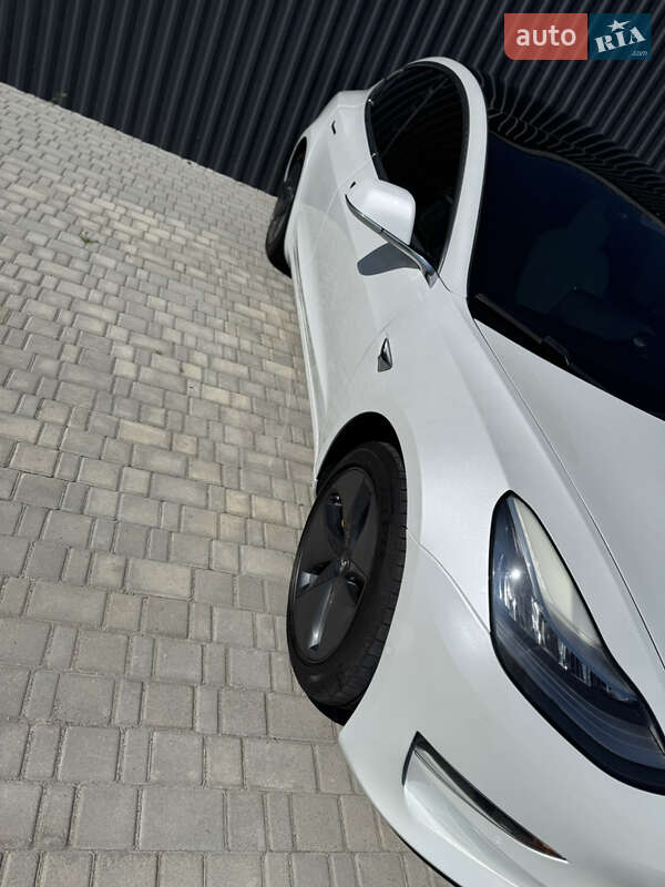 Седан Tesla Model 3 2020 в Белой Церкви