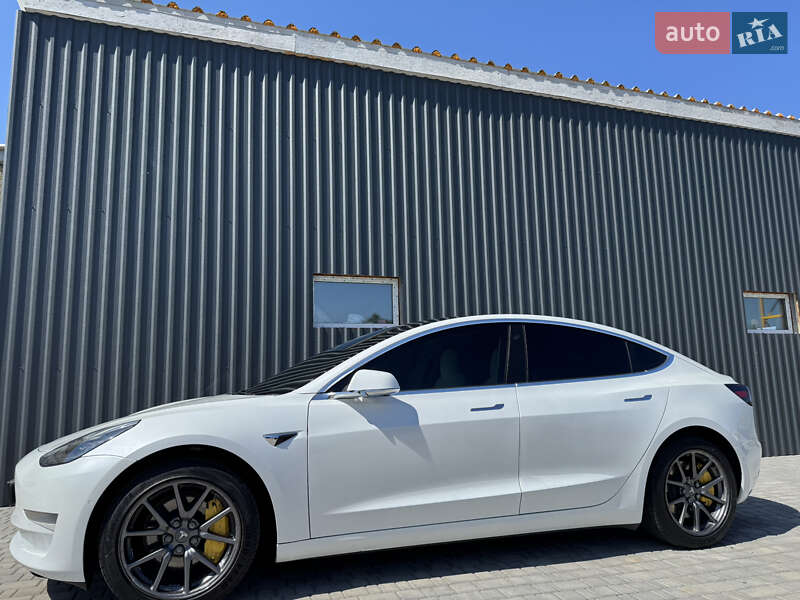 Седан Tesla Model 3 2020 в Белой Церкви