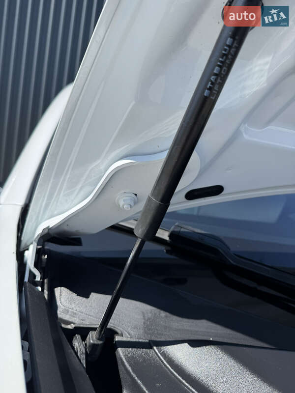 Седан Tesla Model 3 2020 в Белой Церкви