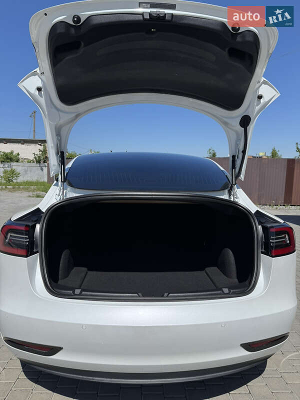 Седан Tesla Model 3 2020 в Белой Церкви