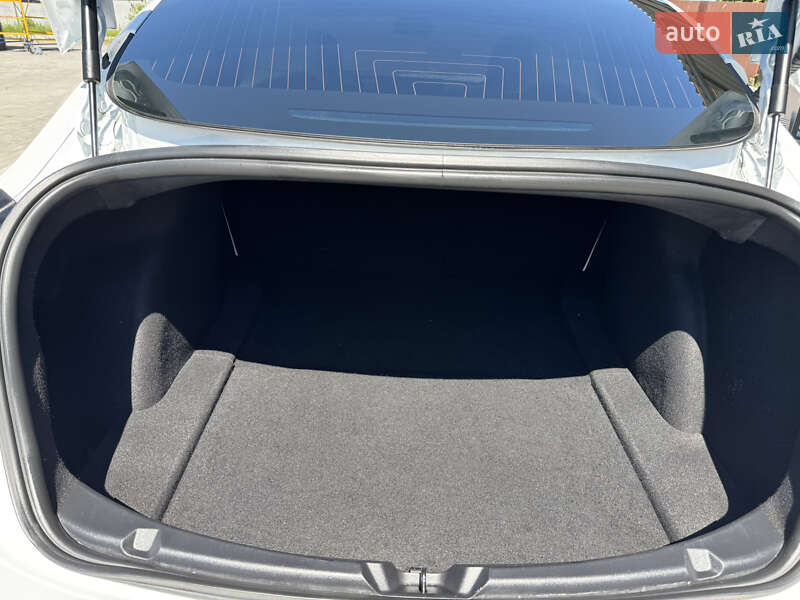 Седан Tesla Model 3 2020 в Белой Церкви