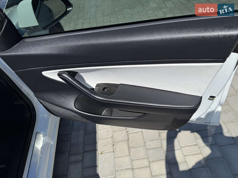 Седан Tesla Model 3 2020 в Белой Церкви