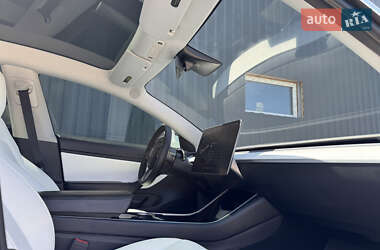 Седан Tesla Model 3 2020 в 