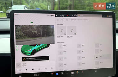 Седан Tesla Model 3 2021 в 