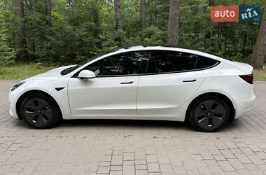 Седан Tesla Model 3 2021 в 