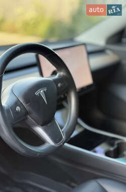 Седан Tesla Model 3 2018 в 