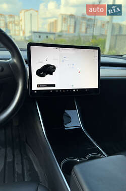 Седан Tesla Model 3 2018 в 
