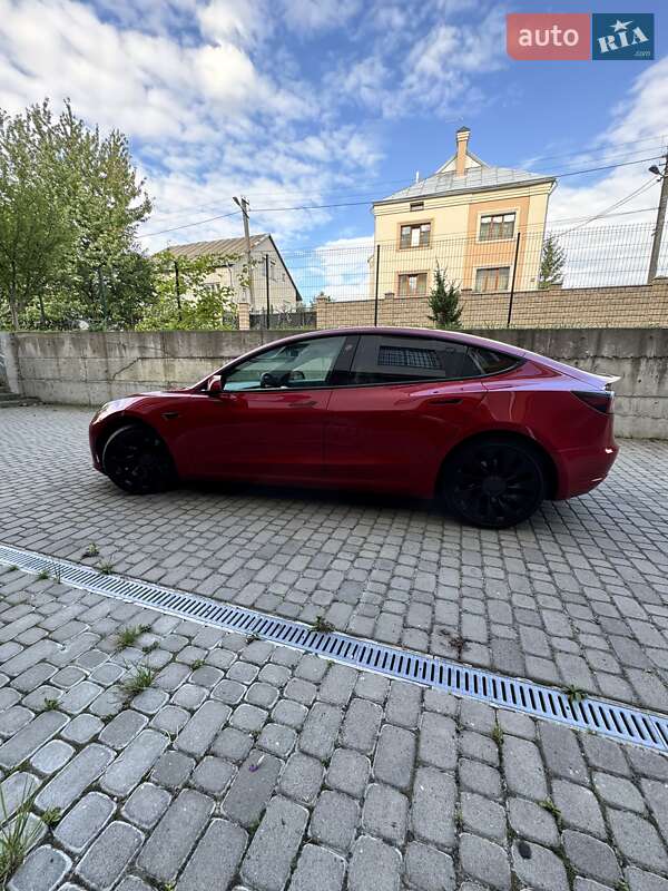 Седан Tesla Model 3 2021 в Львове