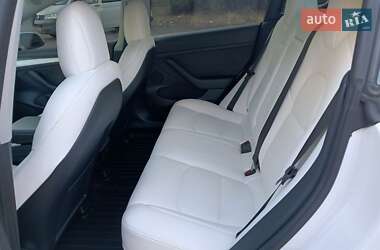 Седан Tesla Model 3 2022 в 