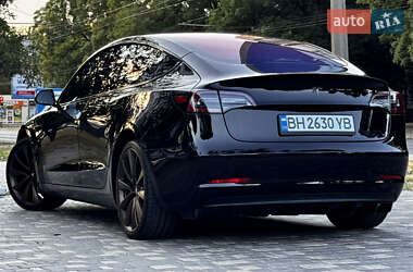 Седан Tesla Model 3 2018 в 