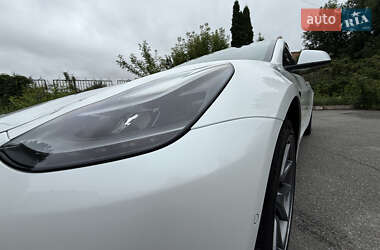 Седан Tesla Model 3 2021 в 