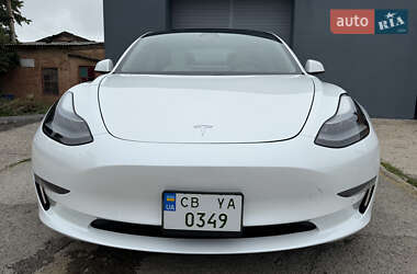 Седан Tesla Model 3 2021 в 