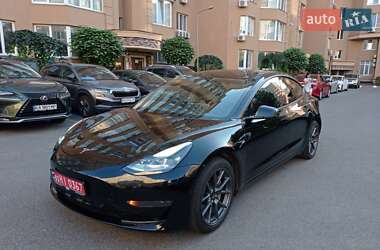 Седан Tesla Model 3 2021 в 
