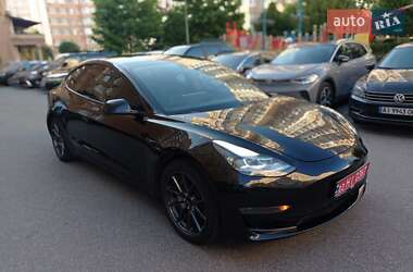 Седан Tesla Model 3 2021 в Киеве