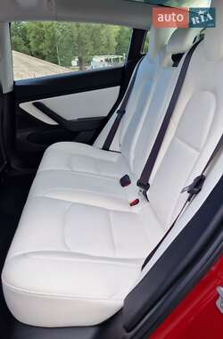 Седан Tesla Model 3 2018 в 