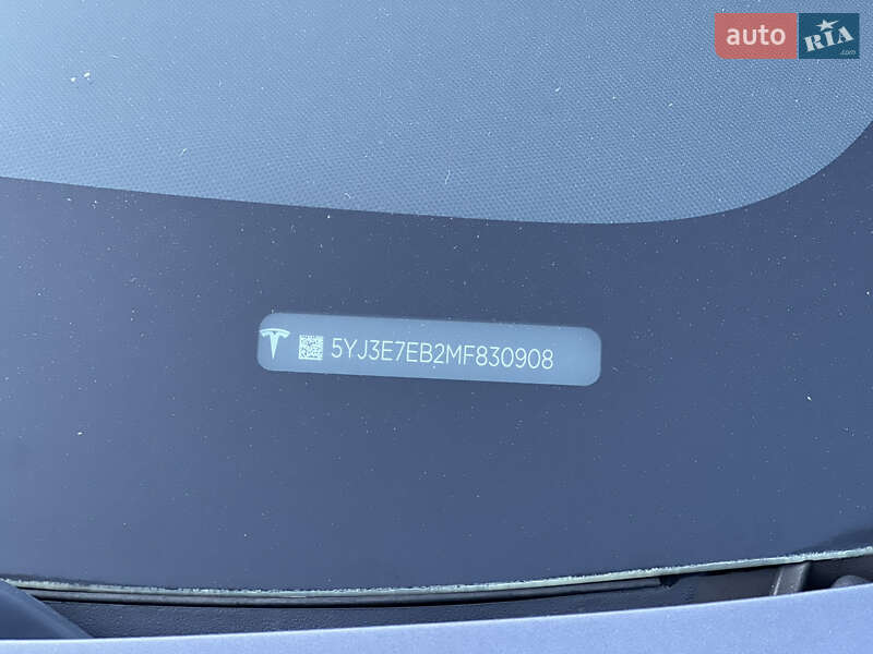 Седан Tesla Model 3 2020 в Ровно