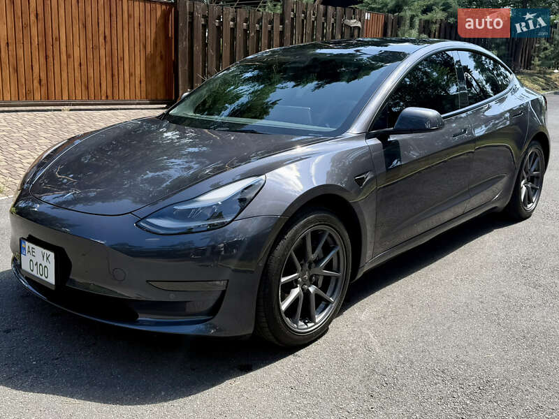 Tesla Model 3 2021