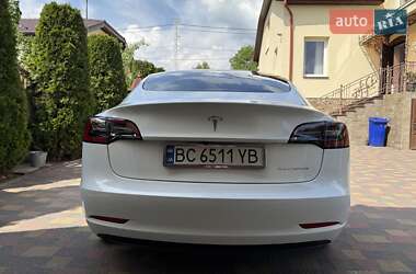 Седан Tesla Model 3 2023 в 