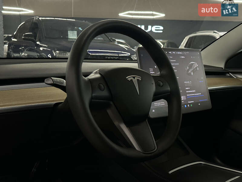 Седан Tesla Model 3 2021 в Миколаєві
