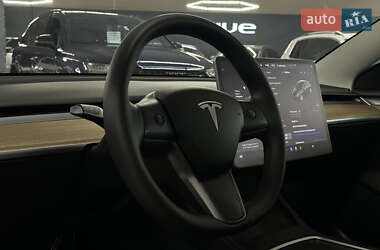 Седан Tesla Model 3 2021 в 