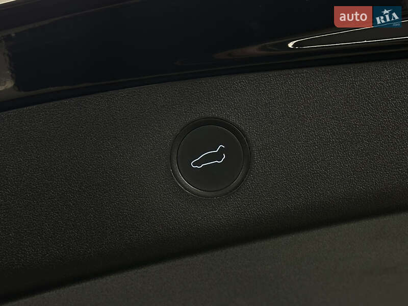 Седан Tesla Model 3 2021 в Николаеве