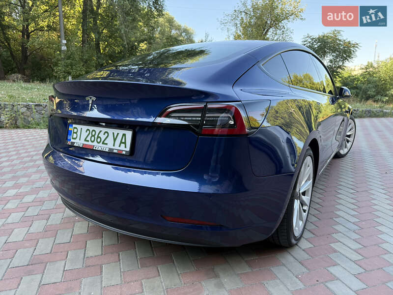 Седан Tesla Model 3 2022 в Днепре
