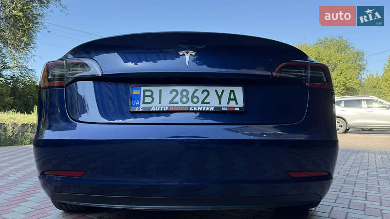 Седан Tesla Model 3 2022 в Днепре