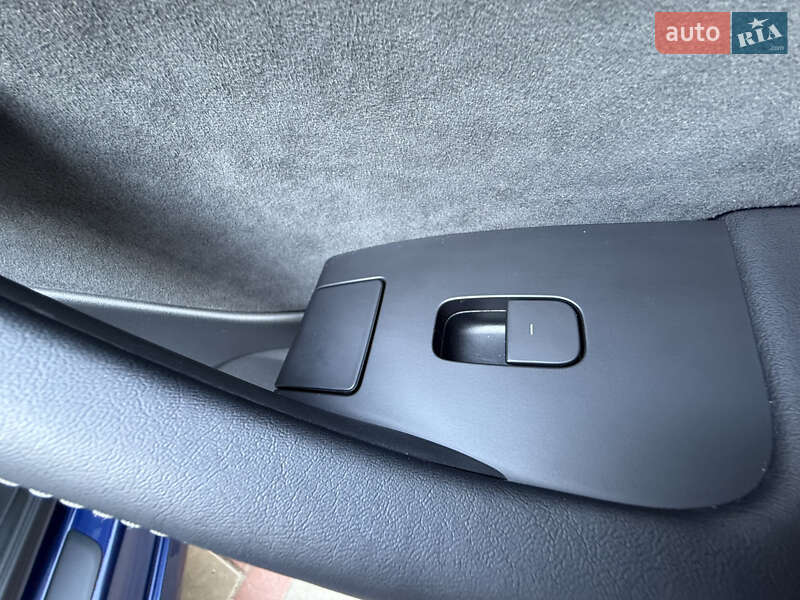 Седан Tesla Model 3 2022 в Днепре