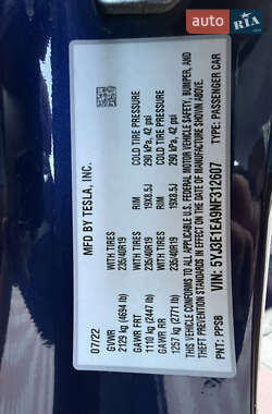 Седан Tesla Model 3 2022 в 