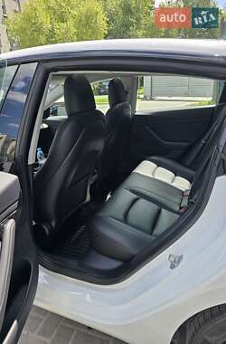 Седан Tesla Model 3 2018 в 