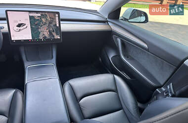 Седан Tesla Model 3 2021 в 