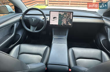 Седан Tesla Model 3 2021 в 