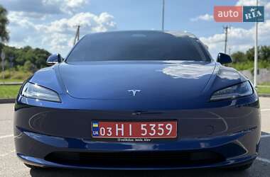 Седан Tesla Model 3 2024 в 