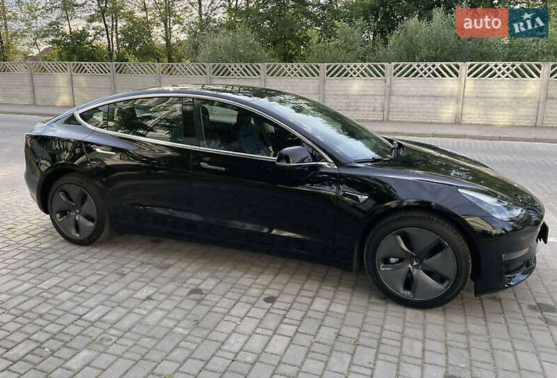 Седан Tesla Model 3 2019 в Ивано-Франковске