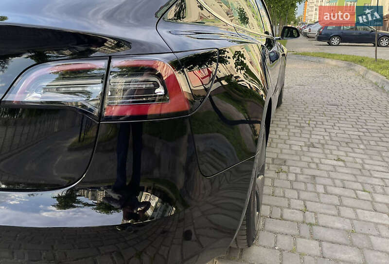 Седан Tesla Model 3 2019 в Ивано-Франковске