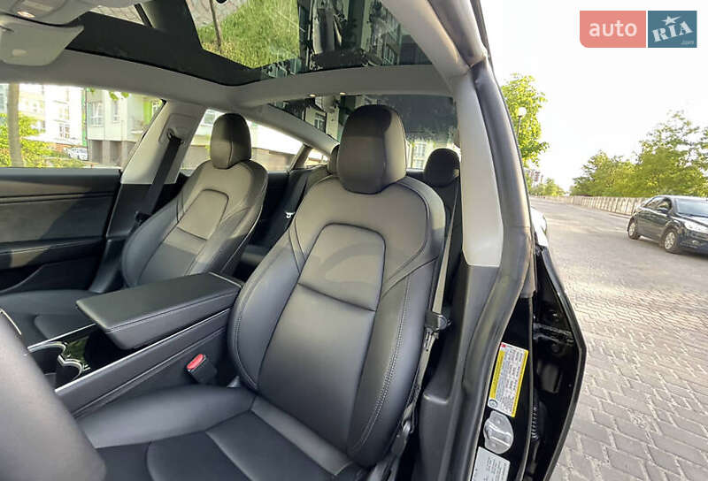 Седан Tesla Model 3 2019 в Ивано-Франковске