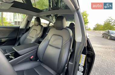 Седан Tesla Model 3 2019 в 