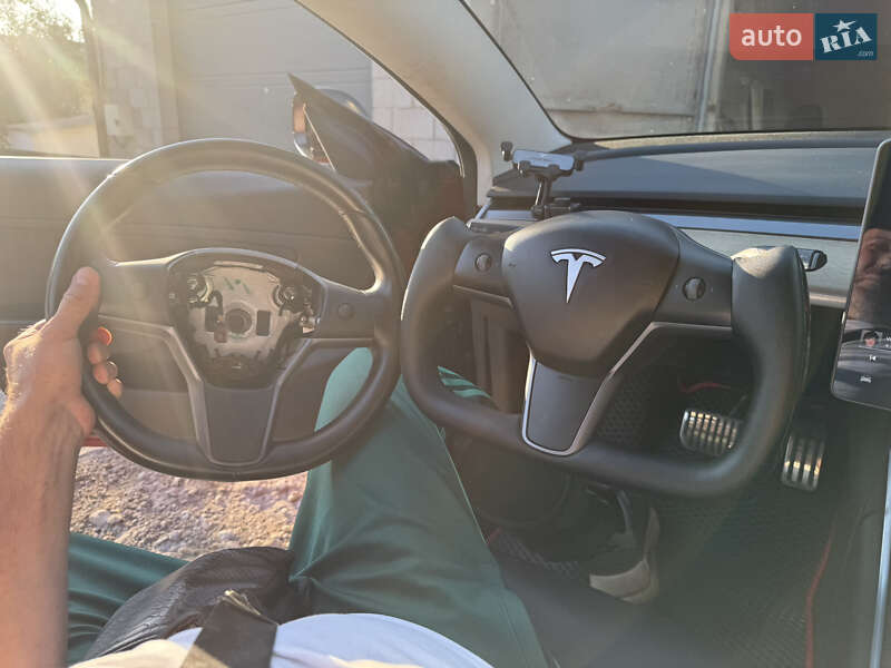 Седан Tesla Model 3 2018 в Дніпрі