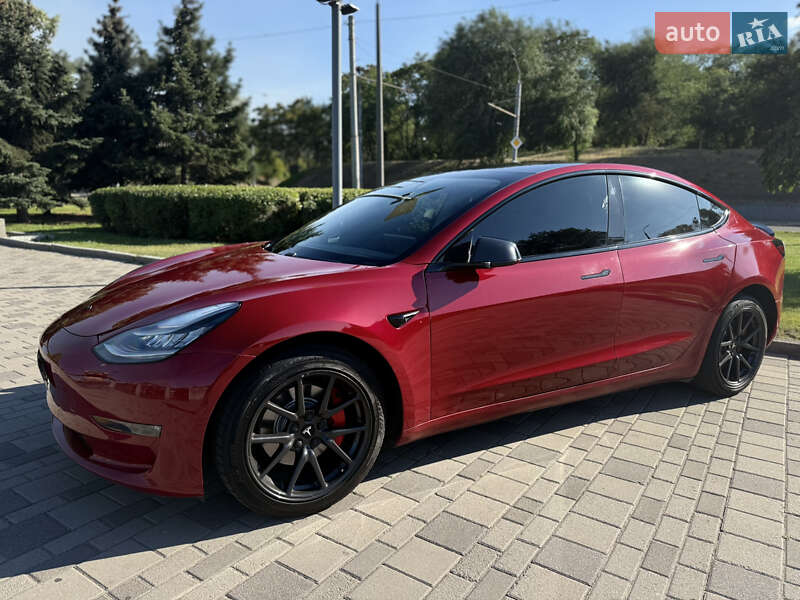 Седан Tesla Model 3 2018 в Дніпрі