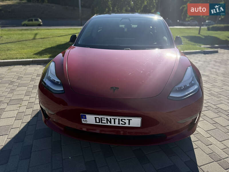 Седан Tesla Model 3 2018 в Дніпрі