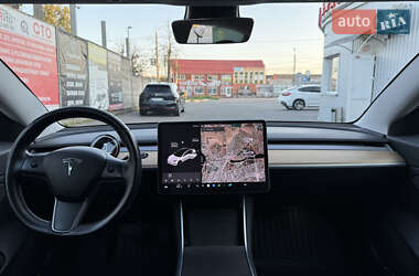 Седан Tesla Model 3 2018 в 
