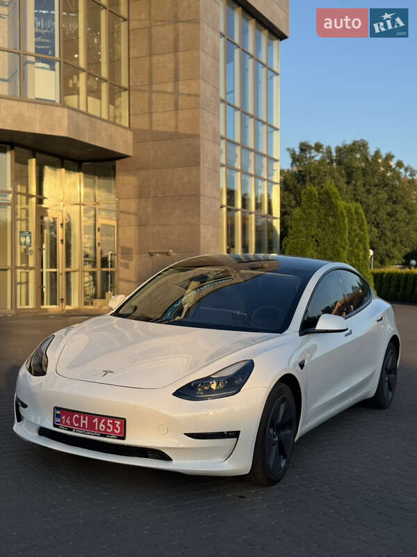 Седан Tesla Model 3 2023 в Хмельницком