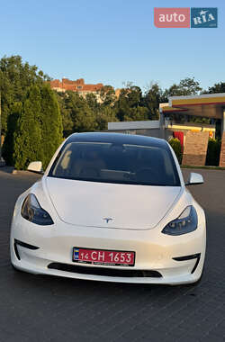 Седан Tesla Model 3 2023 в 